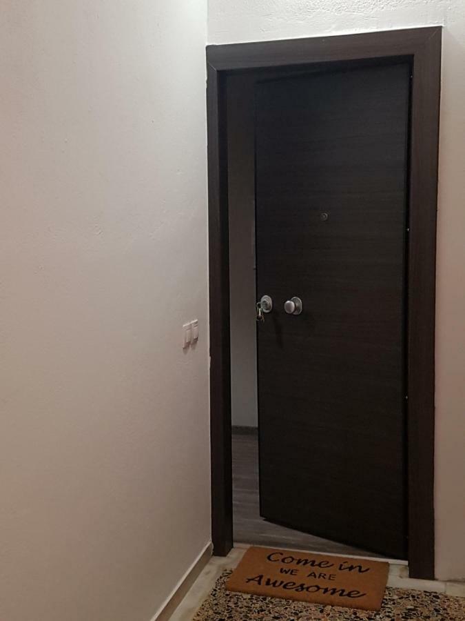 Trikala Easy Living B1 Kai B2公寓 外观 照片